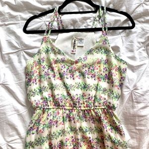 Mimi chica floral dress NWOT